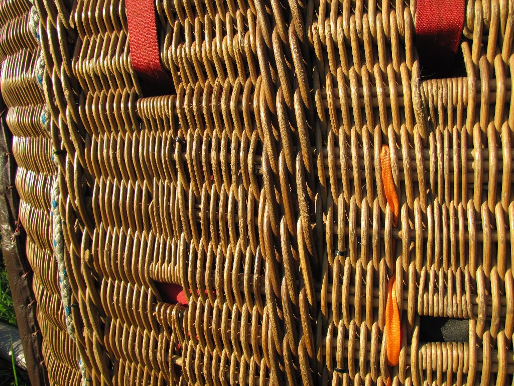 Detail proutěného koše